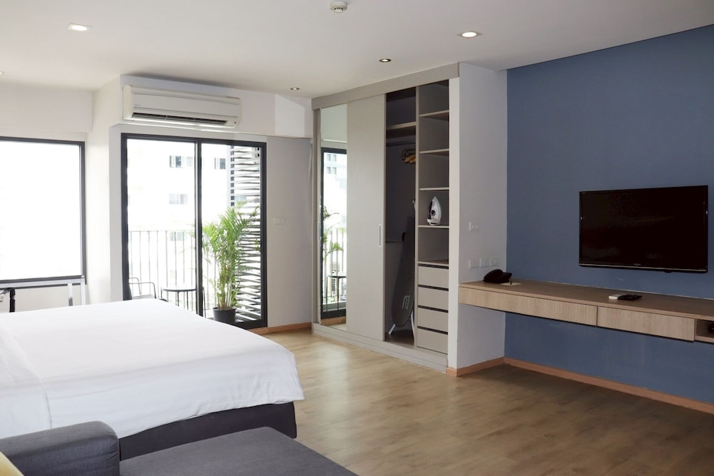 Family Suite, 3 Bedrooms, Connecting Rooms, City View photo 3