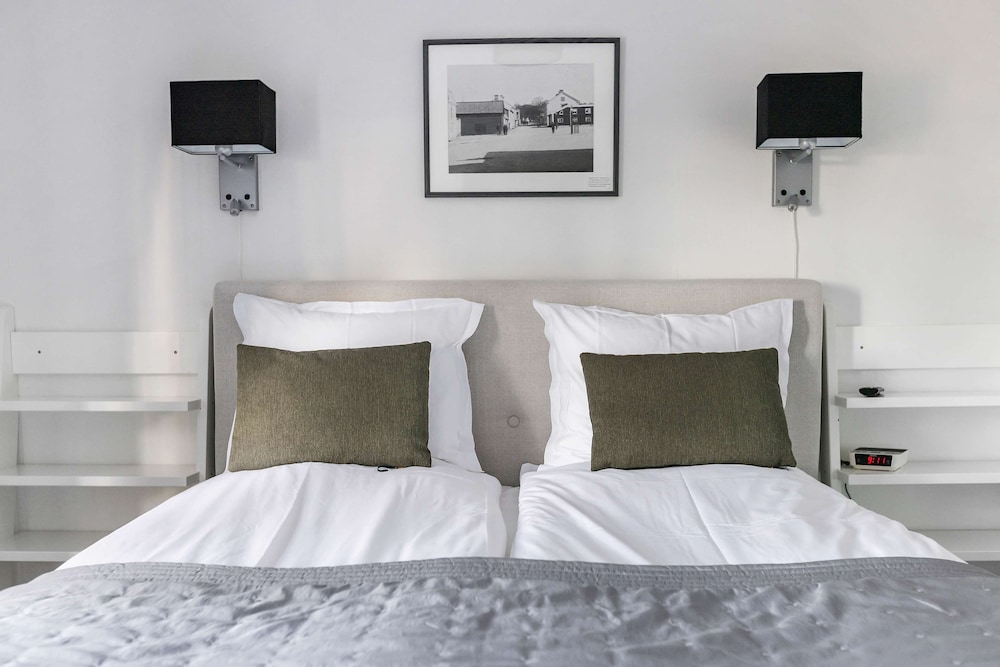 Family Room, 1 King Bed, Non Smoking photo 3