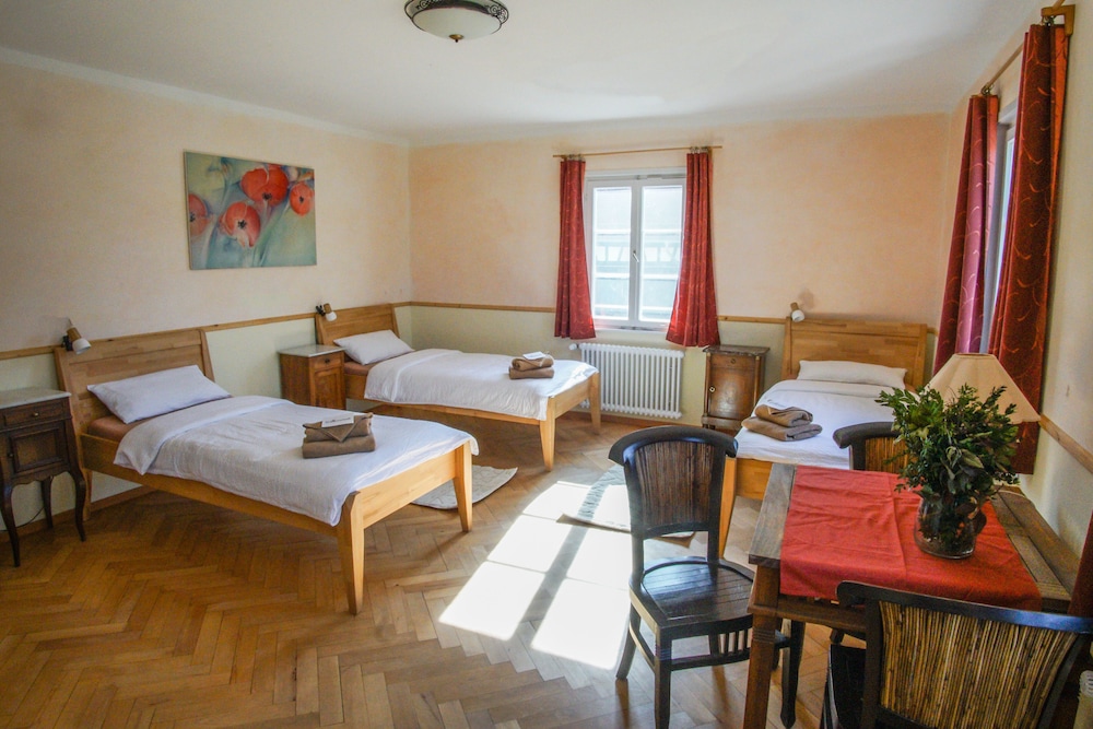 Basic Triple Room