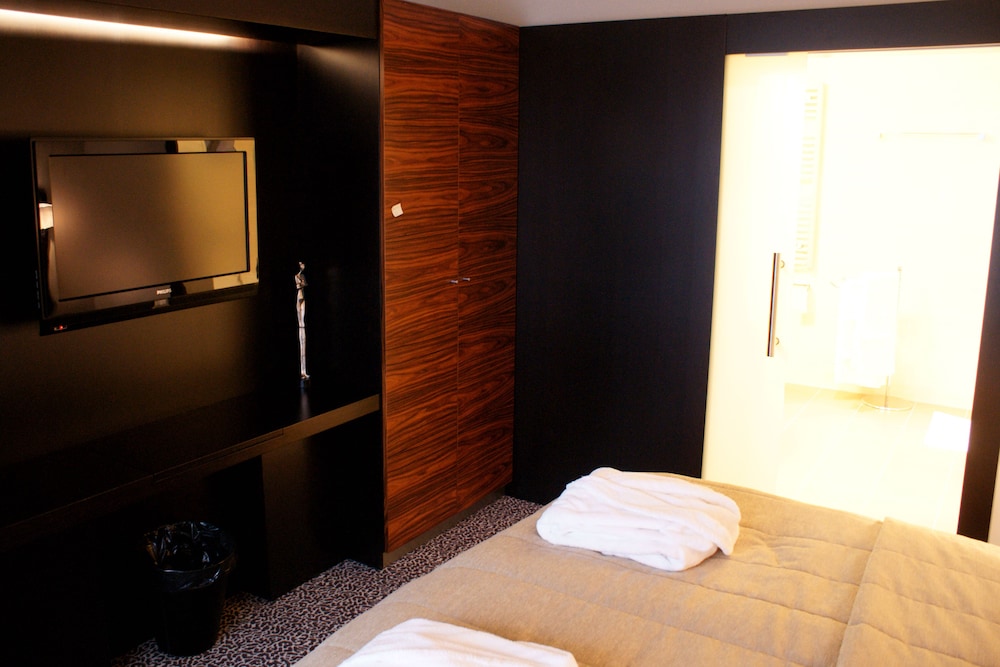 Deluxe Suite, 1 Queen Bed - Photo 3