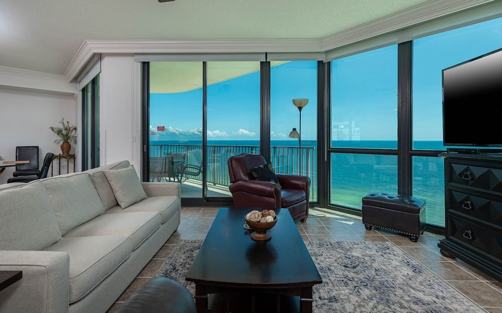 Condo, 2 Bedrooms