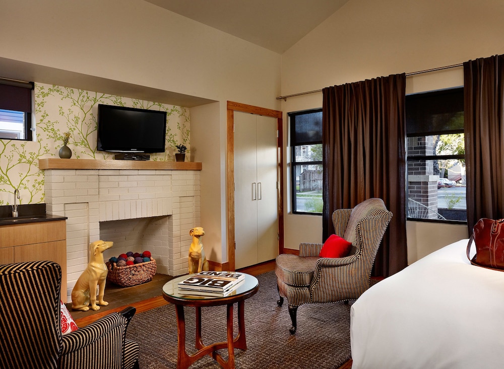 Deluxe Double Room, 1 King Bed, Bathtub, Ground Floor