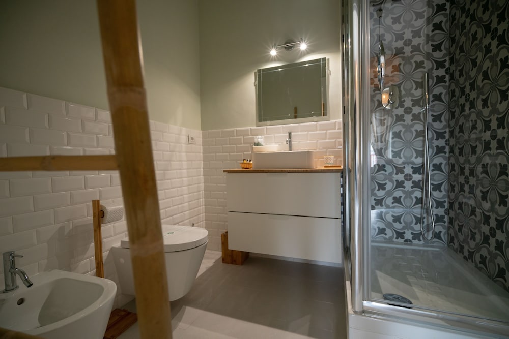 Premium Quadruple Room (Okra) photo 3