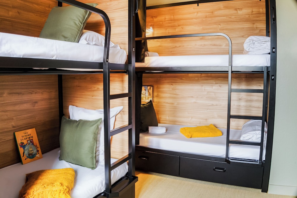 Classic Shared Dormitory, Women only photo 1
