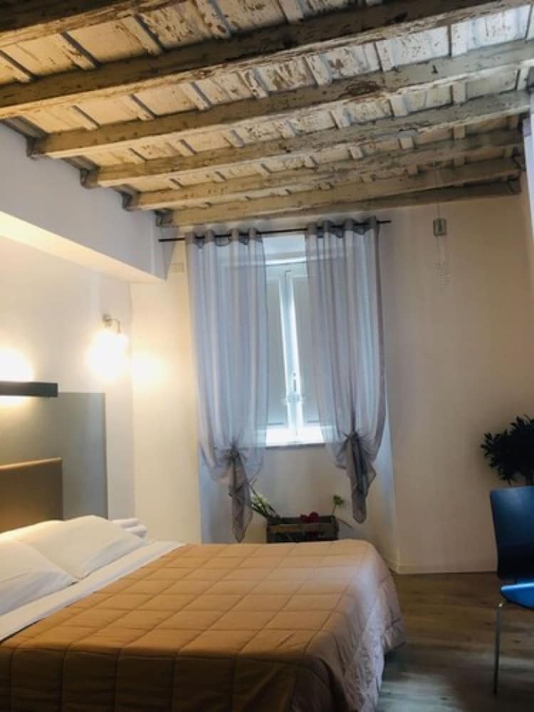 Comfort Room photo 2