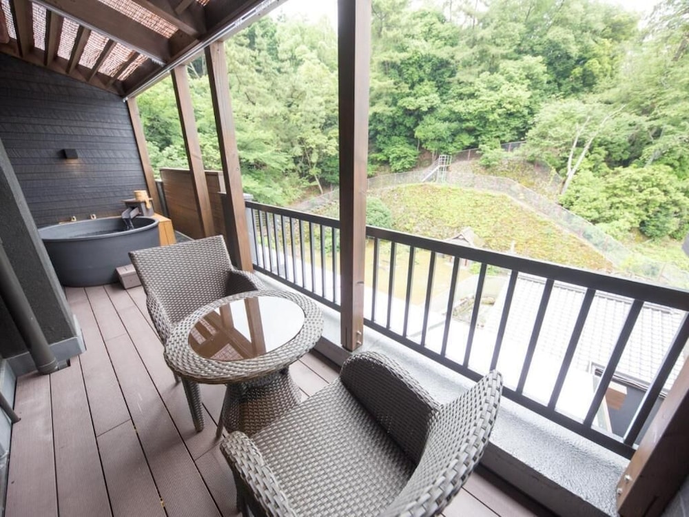 Jr suite Japanese-Western style room [sea side &amp; private terrace with open-air bath] Smoking photo 3