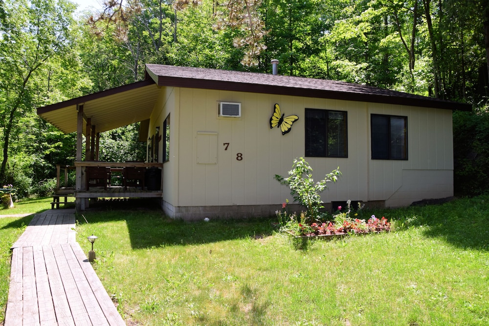 Cabin 7 photo 2