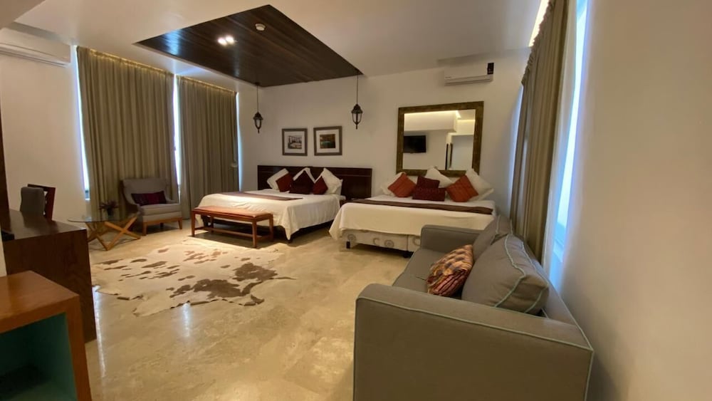 Master Suite Pool View
