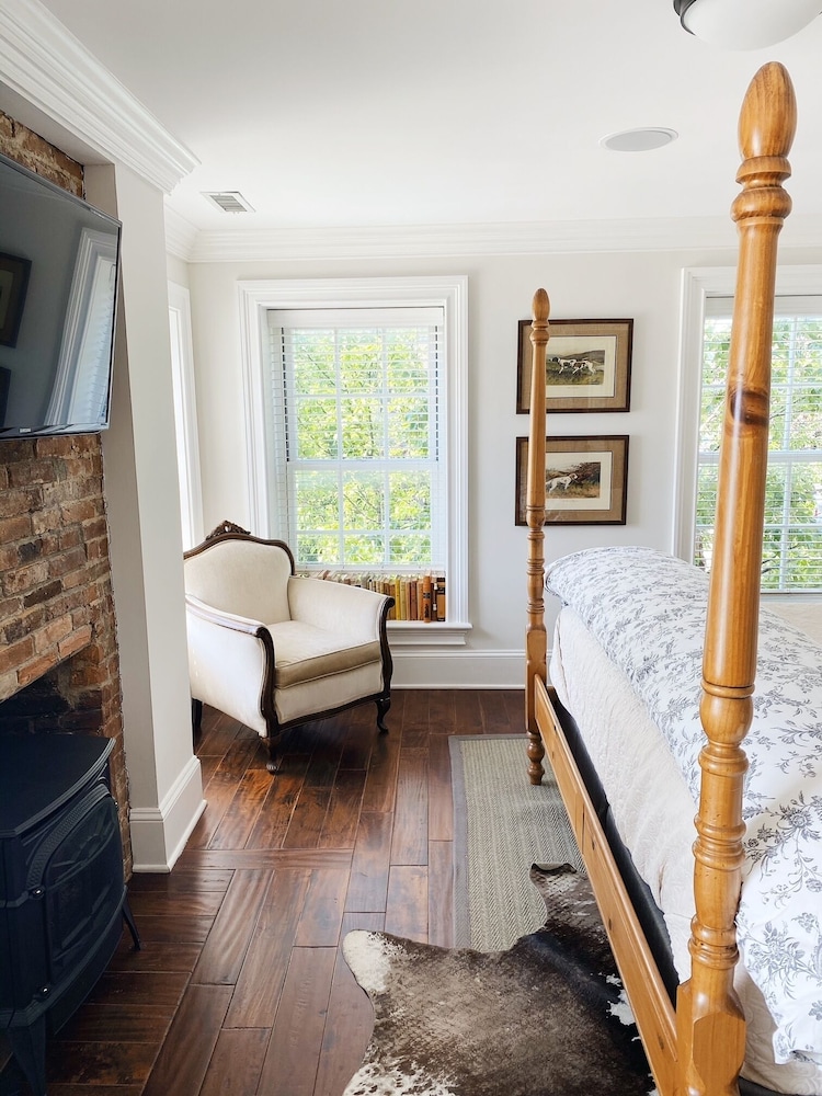 Classic Room, 2 Bedrooms, Fireplace photo 2
