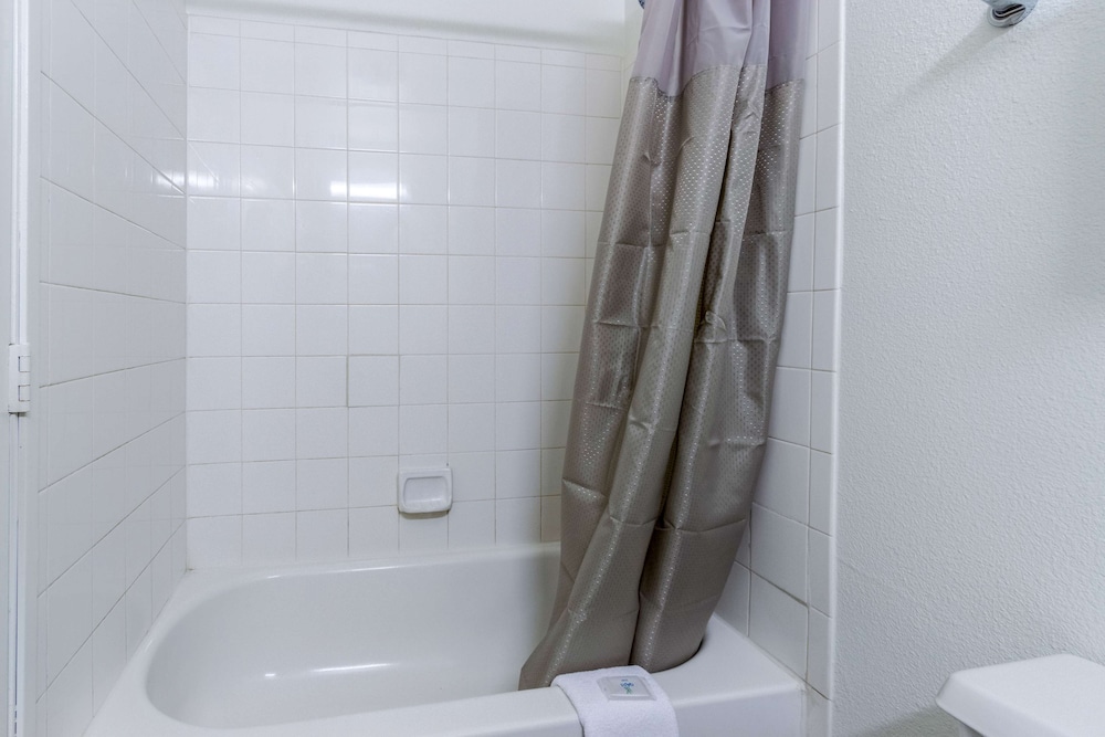 Deluxe Suite, Multiple Beds, Non Smoking, Kitchenette photo 2