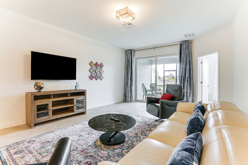 House (2 Bedrooms)