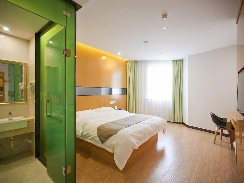 Room, 1 King Bed photo 1