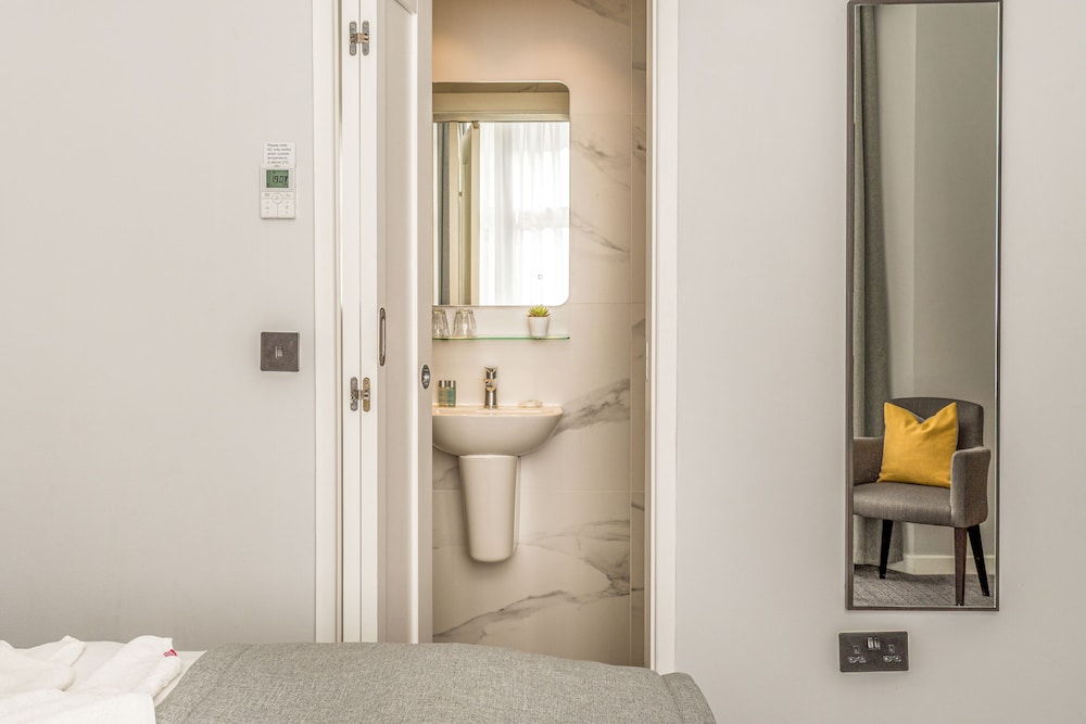 Superior Double Room, Ensuite photo 3