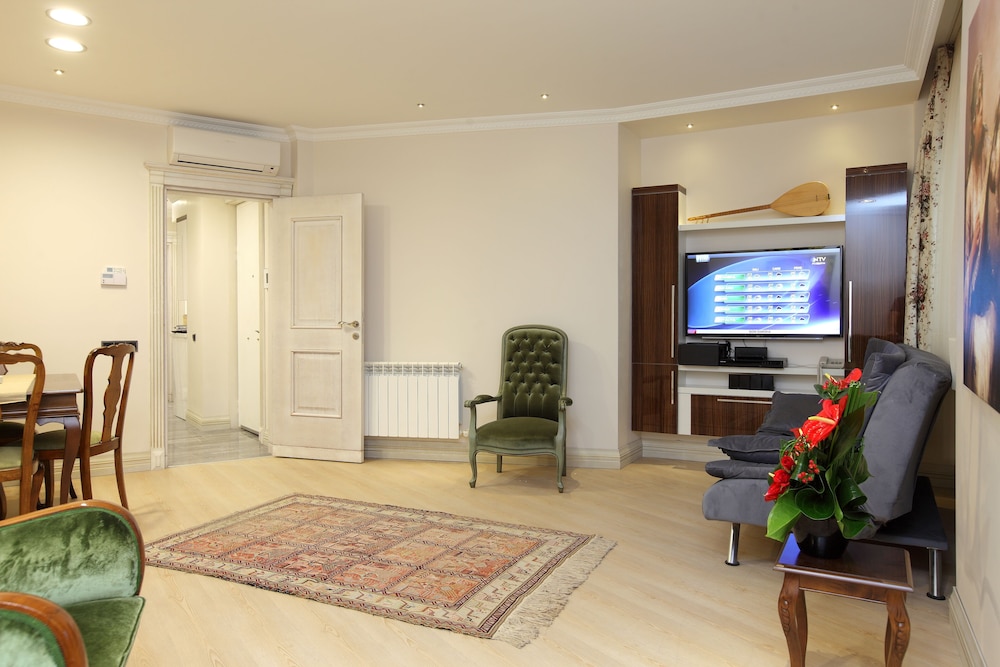 Deluxe Suite photo 3