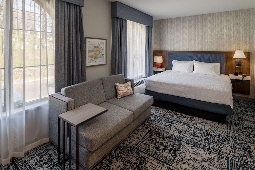 Studio, 1 King Bed with Sofa bed (Wet Bar & Work Area)