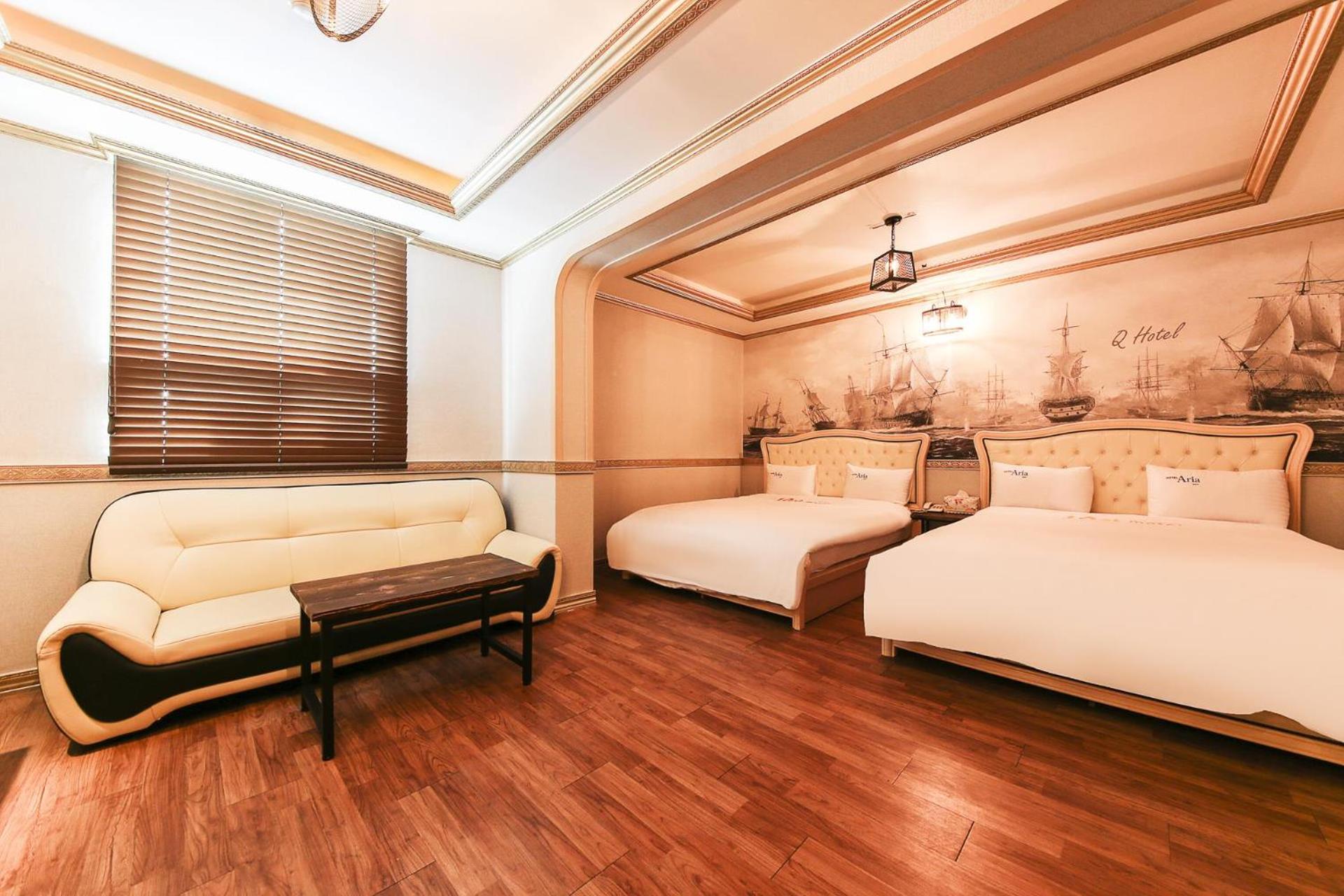 Twin Room - Photo 15