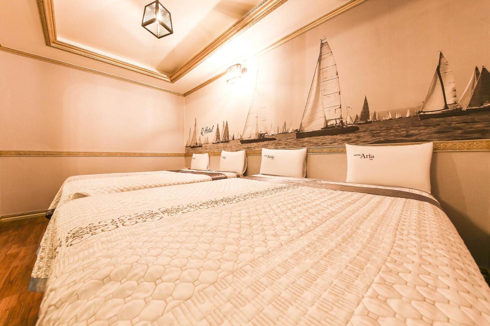 Twin Room - Photo 14