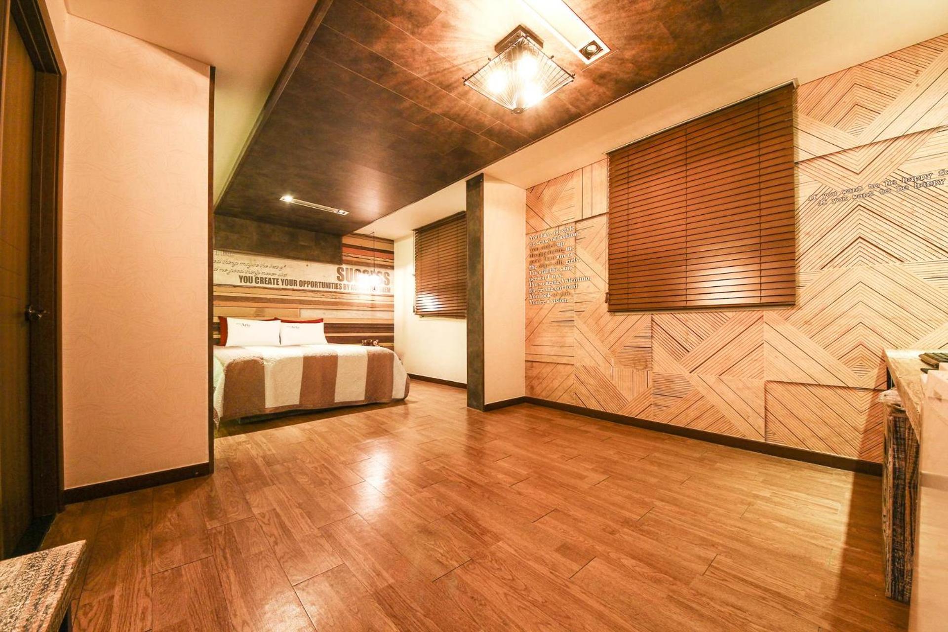 Double Room - Photo 11