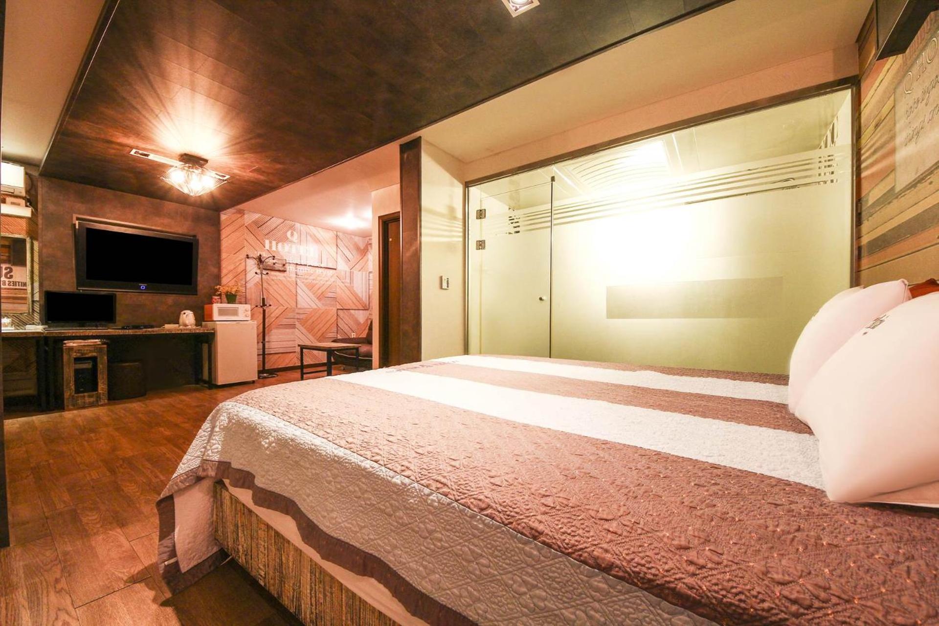 Double Room - Photo 10
