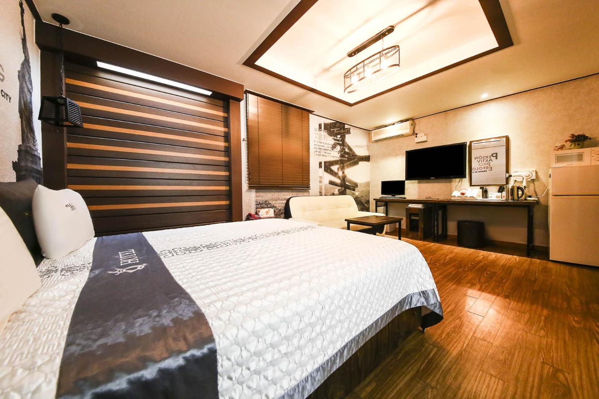 Double Room - Photo 6