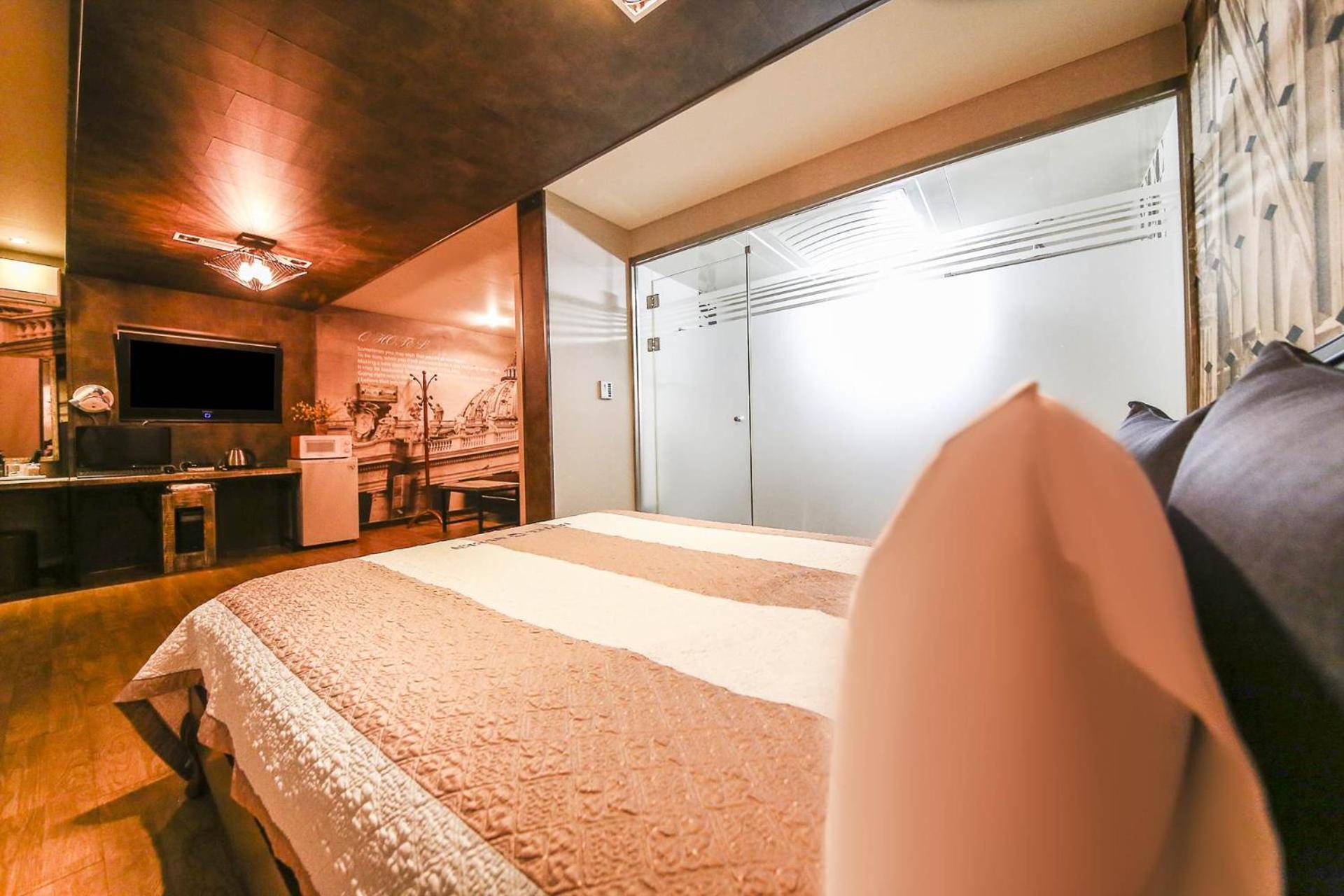 Double Room - Photo 4