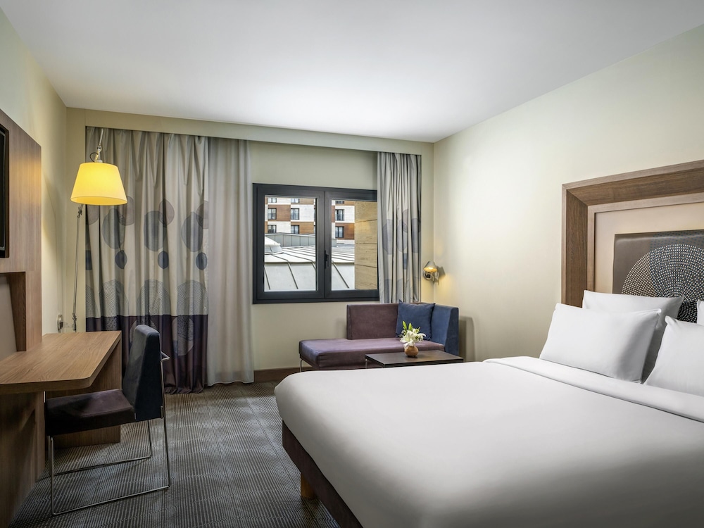 Superior Room, 1 Queen Bed, Accessible