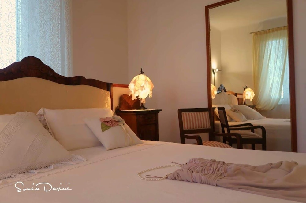 Deluxe Suite, 2 Bedrooms, Private Bathroom photo 1