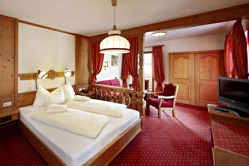 Deluxe Double Room, 1 Queen Bed, Balcony