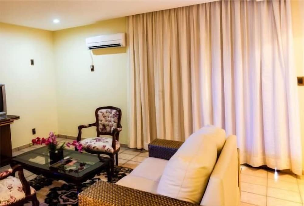 Suite (Master) photo 3