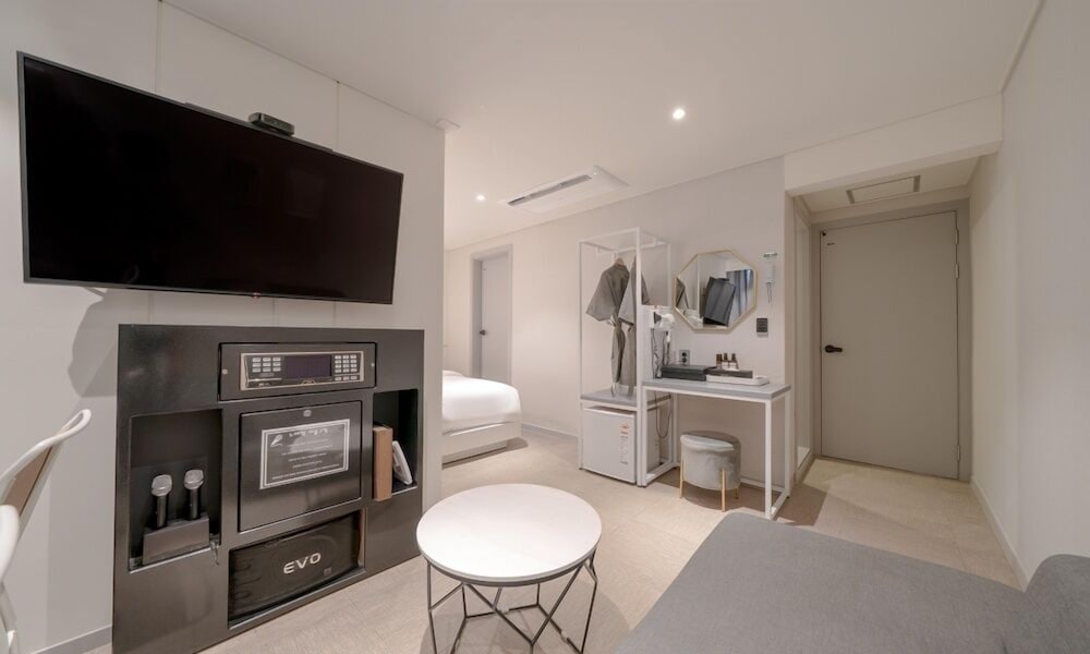 Suite - Photo 2