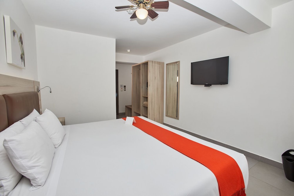 Traditional Room, 1 Queen Bed photo 3