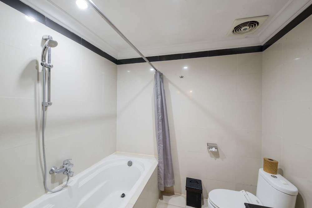 Deluxe Room - Room Only - Photo 6