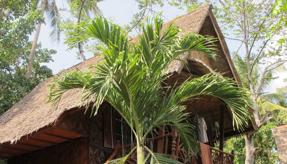 Deluxe Bungalow (Hill Side) photo 2