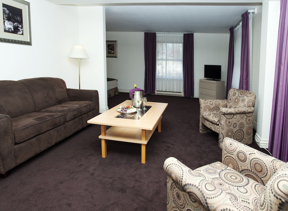 Superior Junior Suite with bath photo 1