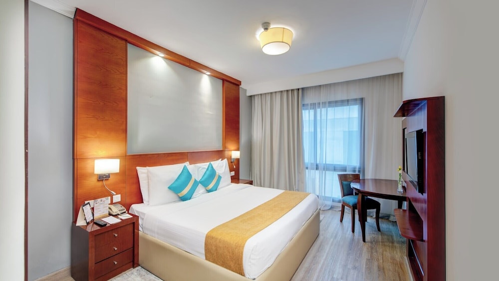 Executive Family Suite - Photo 3