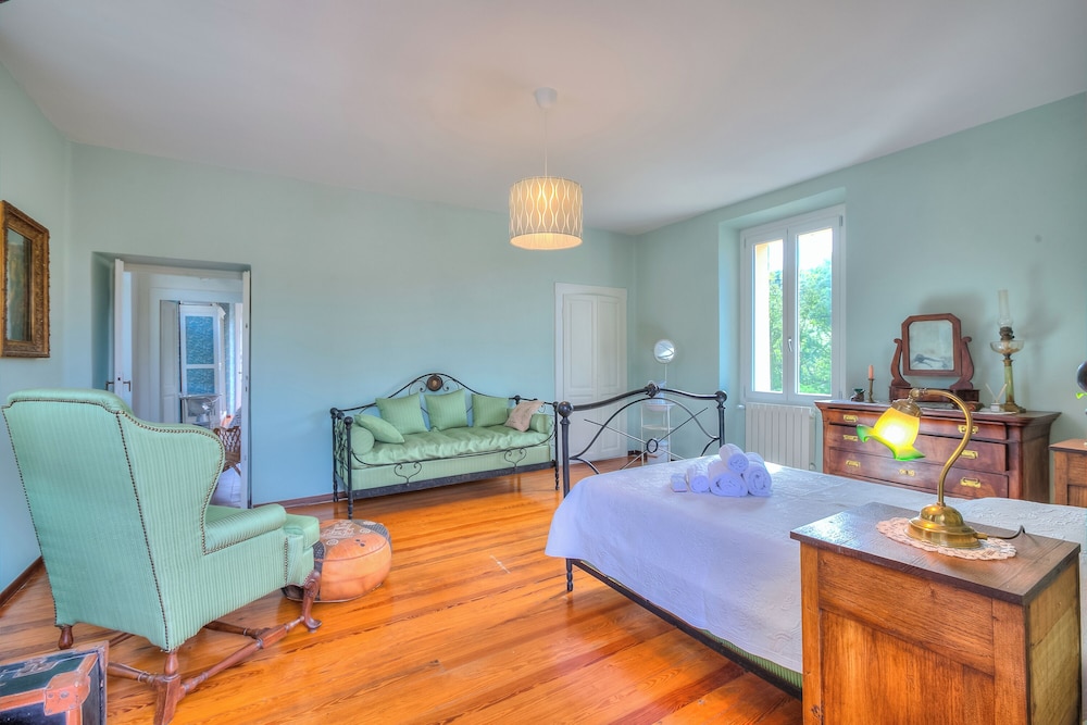 Family Villa, Multiple Bedrooms, 2 Bathrooms, Mountainside (Villa Tagini 10 minutes from Stresa) photo 3