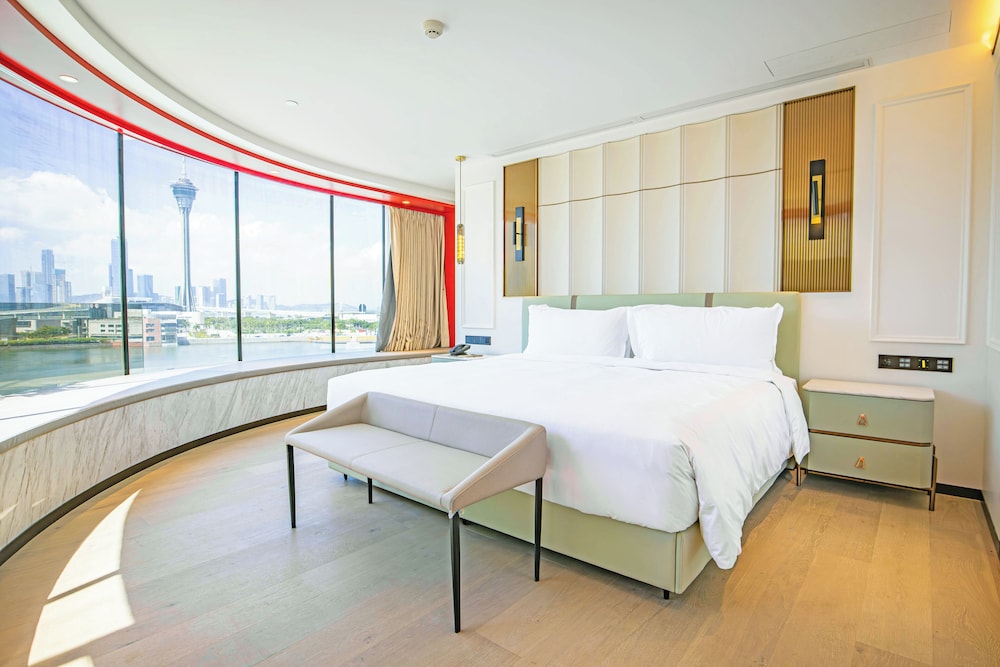 Royal Studio Suite, Non Smoking, Balcony