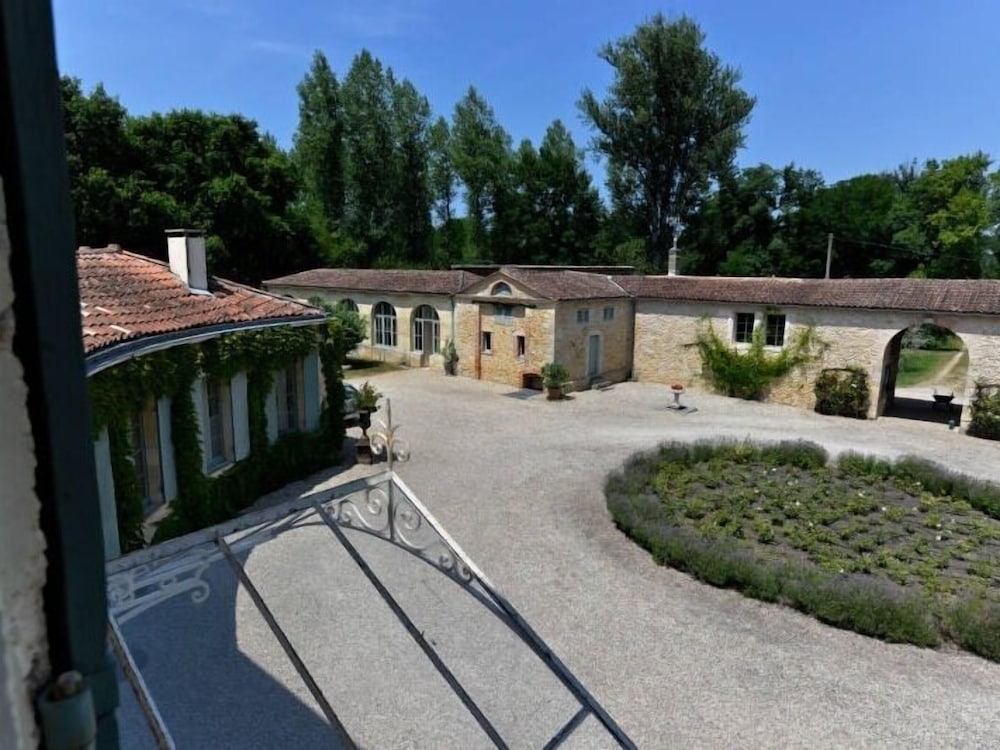 Deluxe Suite, Ensuite, Courtyard View (La Provençale) photo 2