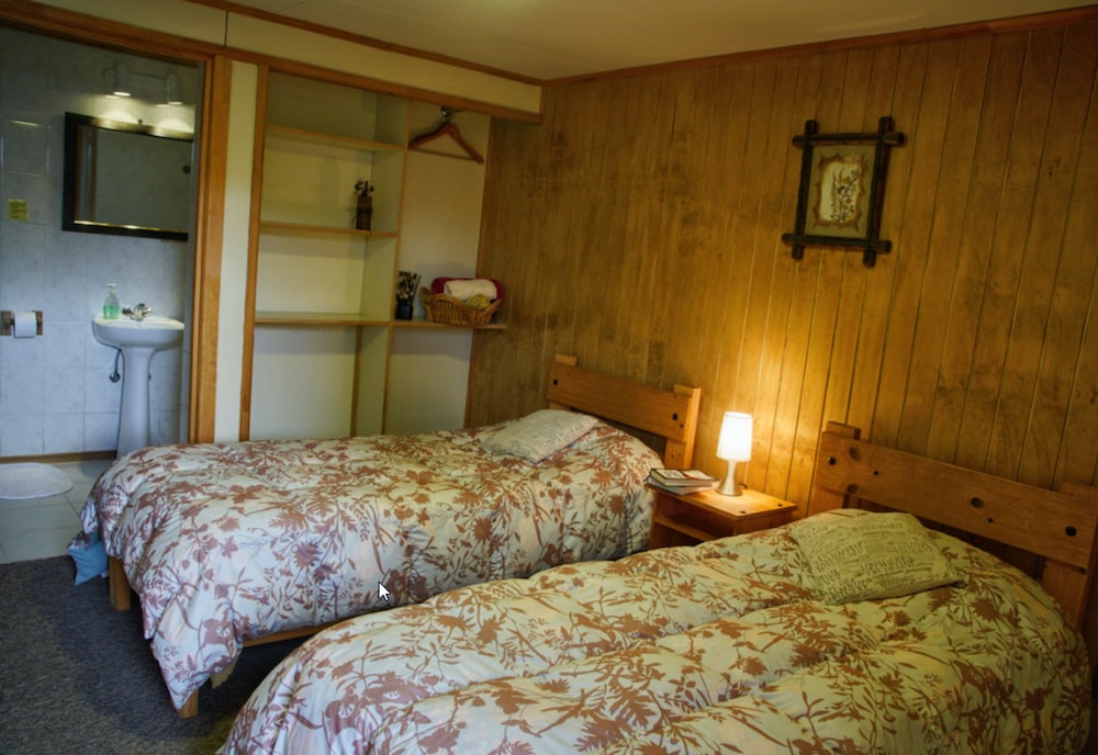 Economy Twin Room, Accessible photo 2