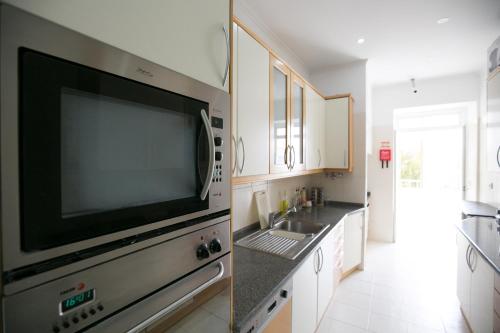 One-Bedroom Suite - Photo 8