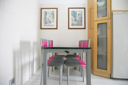One-Bedroom Suite - Photo 11