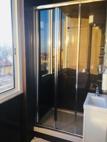 One-Bedroom Suite - Photo 13