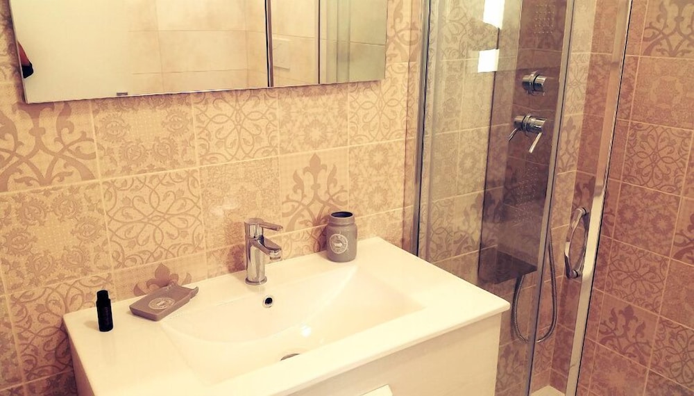 Deluxe Studio Suite photo 2