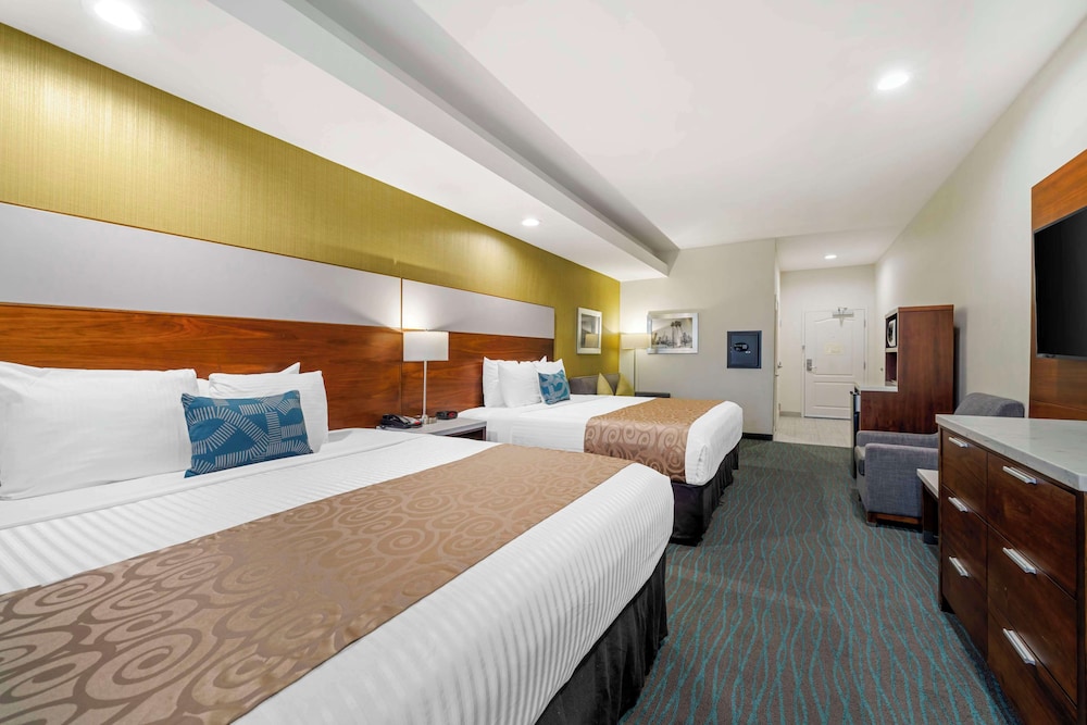 Standard Room, Multiple Beds, Non Smoking, Microwave