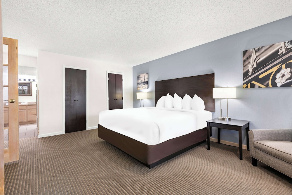 Suite, 1 King Bed, Non Smoking (with Sofabed) - Photo 1