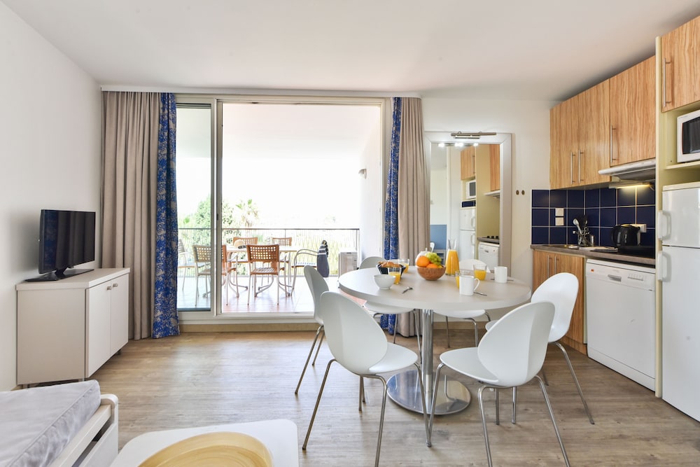 Apartment 6 people - 1 bedroom + 1 sleeping alcove - Terrace - Air conditioned photo 2