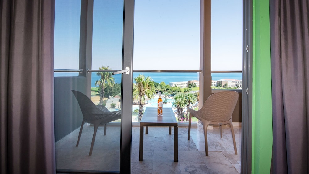 Apartment, 2 Bedrooms, 2 Bathrooms, Sea View photo 2