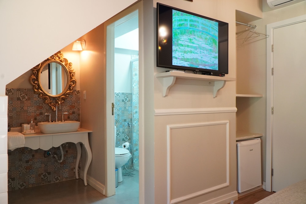 Deluxe Double Room, City View - Photo 18