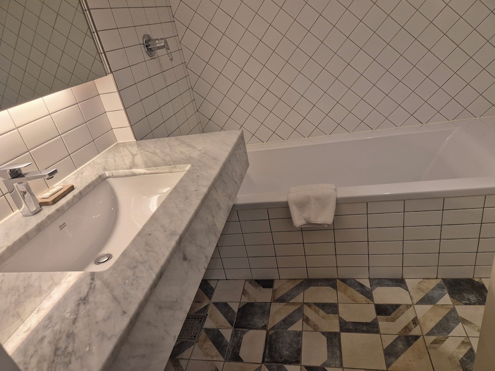 Deluxe Twin Room - Photo 3