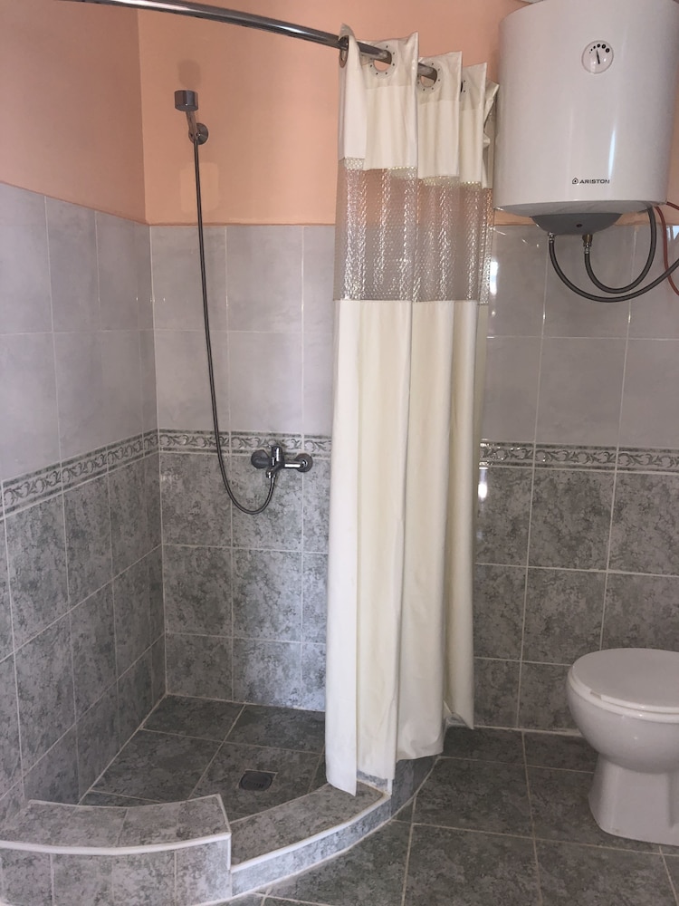 Queen Room photo 3